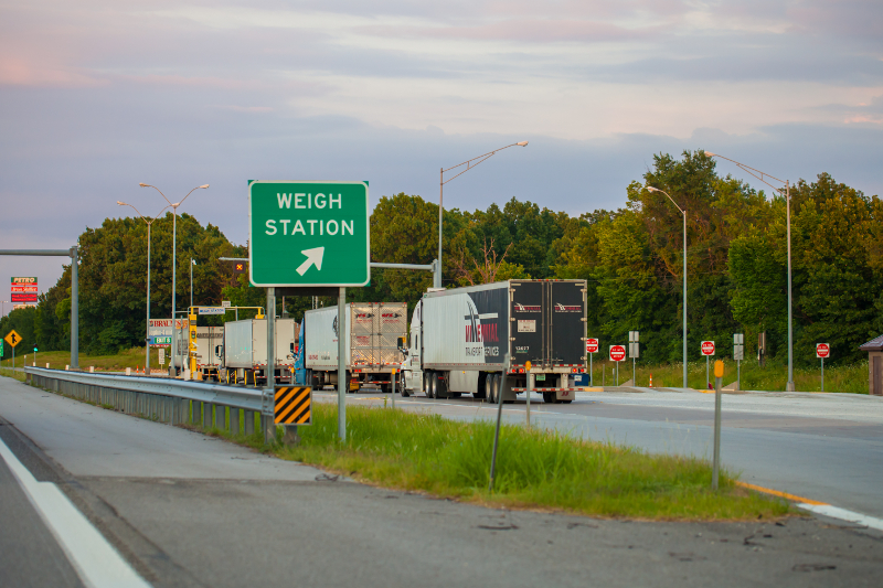 weigh-station-scaling-trucks